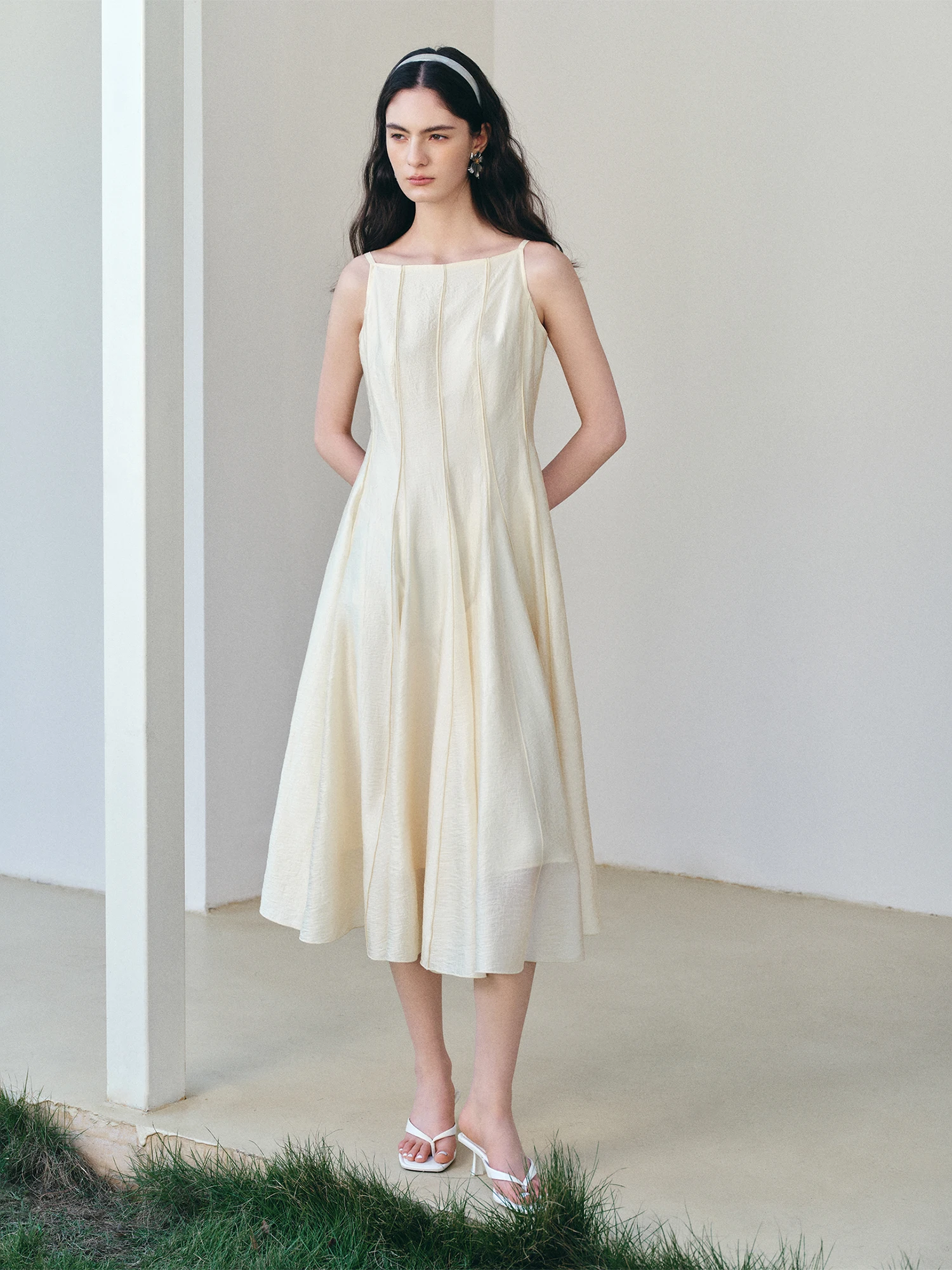 ZIQIAO Elegant Off-the-shoulder Patchwork Dress for Women Knee-length Sleeeveless Solid Dating New Arrivals for Spring 2026 - Image 2